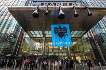 Банк Barclays змушують припинити кредитування підприємств, що працюють на викопному паливі