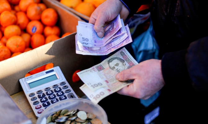 У січні споживча інфляція в річному вимірі сповільнилася до 3,2%