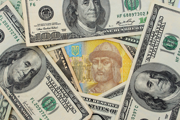 НБУ: після вихідних валюта подешевшала