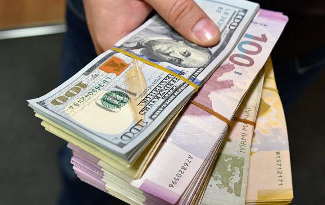 27 або 30: експерти розповіли, який курс долара ми можемо отримати вже в квітні