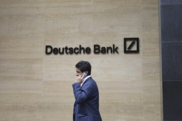 Падение акций немецкого Deutsche Bank достигло трехлетнего максимума