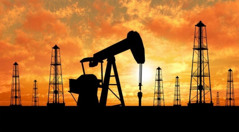 Инвесторы обвалили цены на нефть: WTI подешевела до $10,90