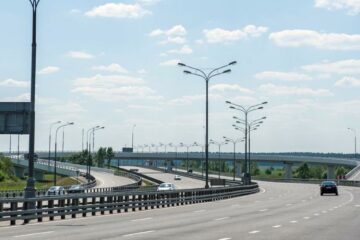«Укрэксимбанк» профинансирует ремонт дорог в Украине: соглашение подписывали в присутствии Зеленского