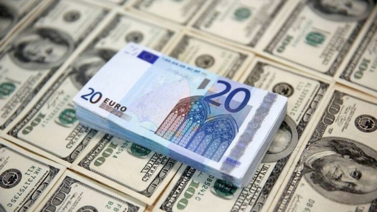 Долар і євро різко змінили тактику на міжбанку: свіжий курс