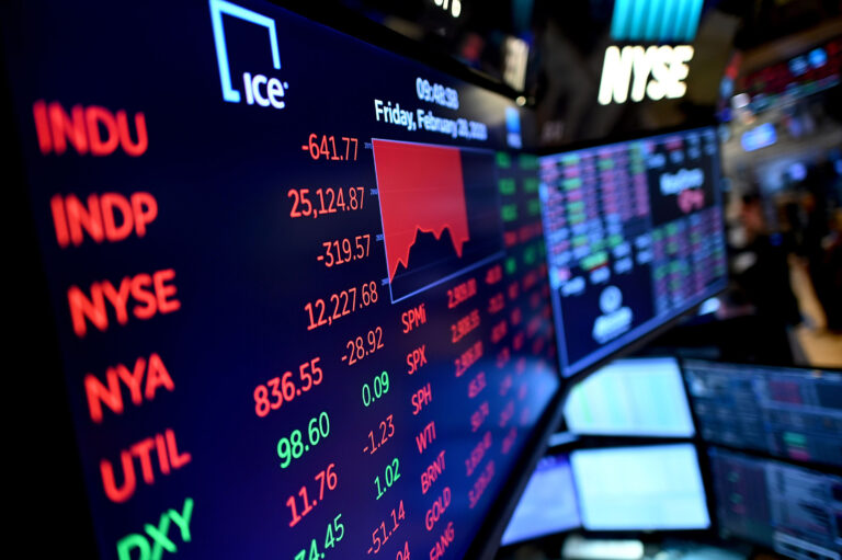 Песимізм інвесторів обвалив ціни на нафту: свіжі дані