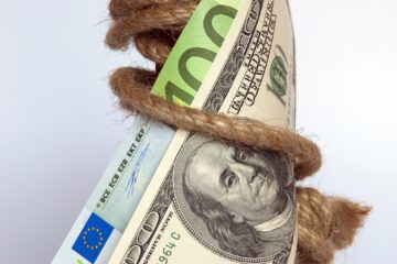 Долар і євро влаштували «перегони» на міжбанку: свіжий курс
