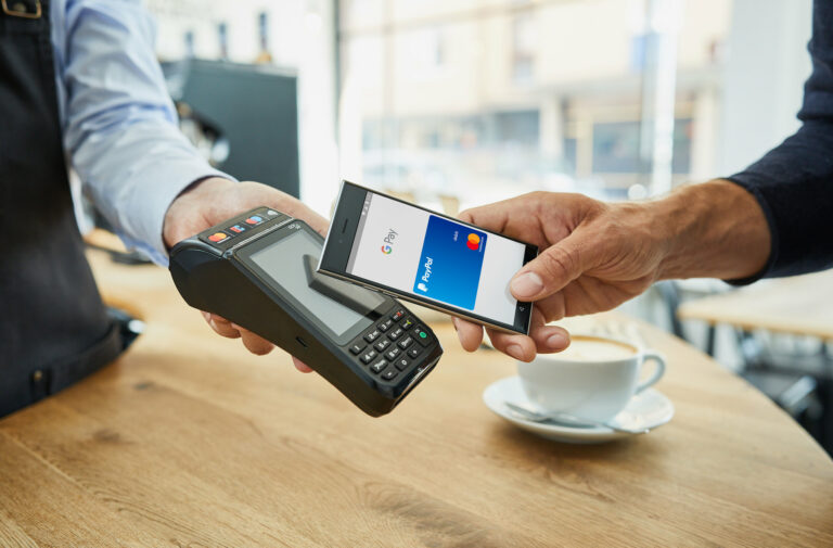 «ПриватБанк» підключив оплату інтернет-покупок через Google Pay