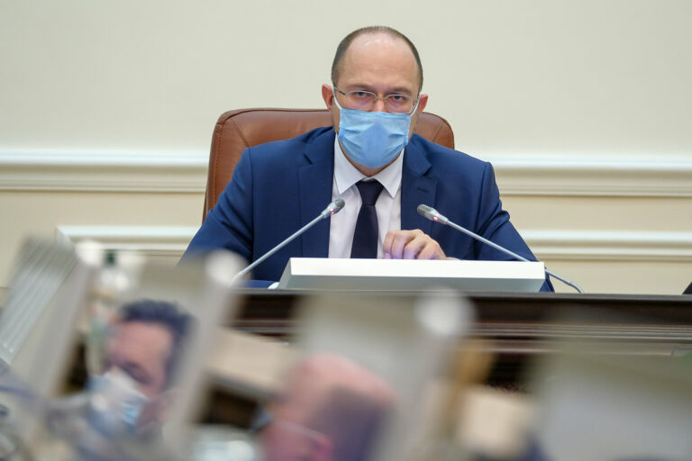 Обсуждал ли Кабмин с руководством НБУ курс 30 грн/$1: информация из первых уст