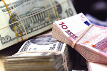 Закриття міжбанку: долар дешевшає, євро наблизився до «червоної лінії»