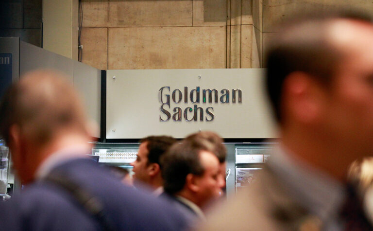 Goldman Sachs: Золото может стать новой резервной валютой вместо доллара
