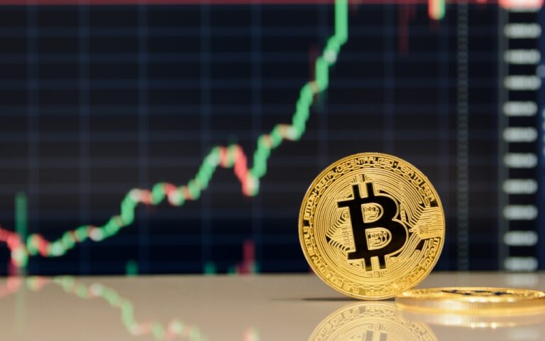 Bitcoin может откатиться до отметки $8000: эксперты назвали причину