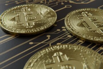 Bitcoin подорожчав до рекордної позначки і обвалився на $1500