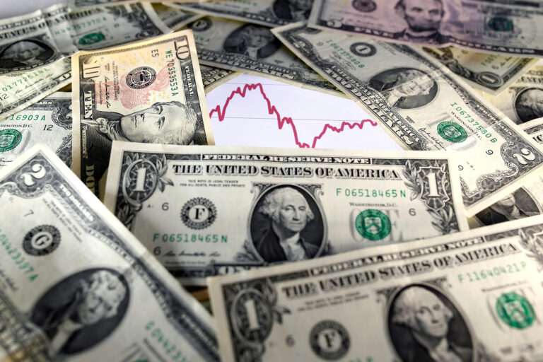 США могут исключить Китай из долларовой системы расчетов – Reuters