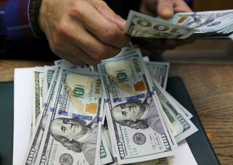 У «Райффайзен банку Аваль» розповіли, чи очікувати на курс 30 грн/$