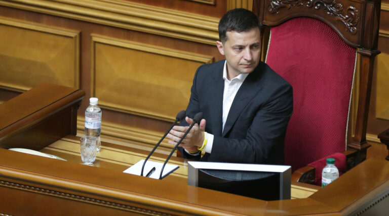 Зеленский подписал Закон о финансовых рынках: что это означает