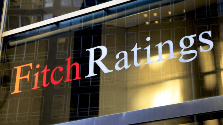 Fitch Ratings змінив довгострокові прогнози цін на Brent и WTI: скільки коштуватиме нафта