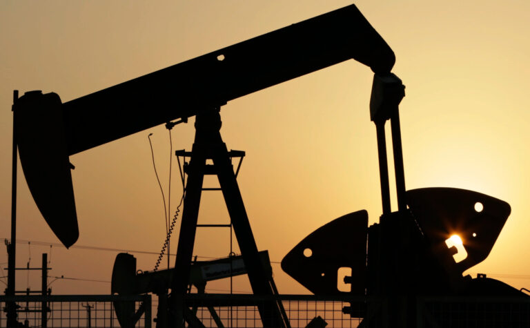 Падение цен на нефть ускорилось: Brent стоит чуть более $39