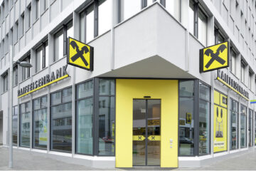 Роздрібний бізнес Raiffeisen Bank Aval «віддали» 40-річному фахівцеві з Польщі