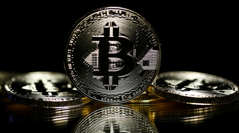30 криптоаналитиков спрогнозировали курс Bitcoin на конец 2020 года