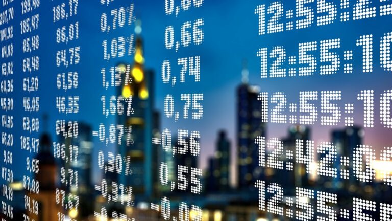 Ценовые рекорды: нефть и акции бурно отреагировали на новость о вакцине против COVID-19