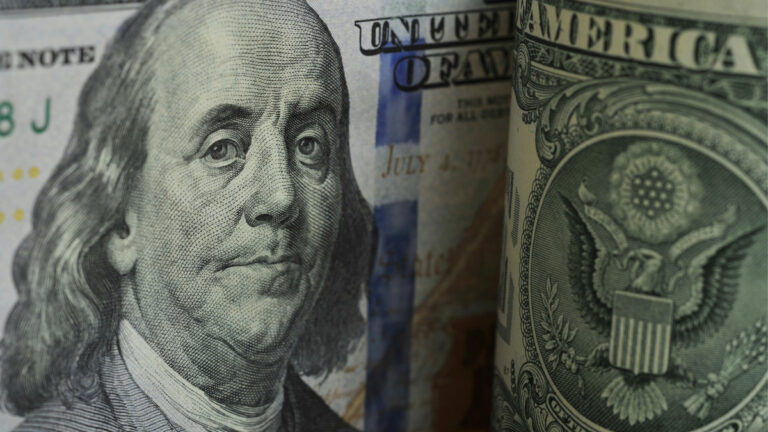 Індекс долара США наблизився до дворічного мінімуму