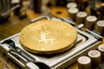 Новый «забег» Bitcoin: сколько сейчас стоит первая криптовалюта