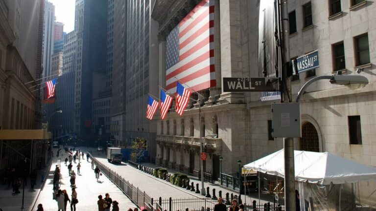 Новые рекорды на Уолл-стрит: Dow Jones обновил исторический максимум