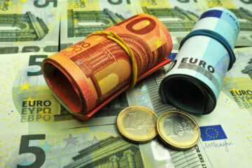 Евро тестирует позапрошлогодний минимум: что ожидает пару EUR/USD