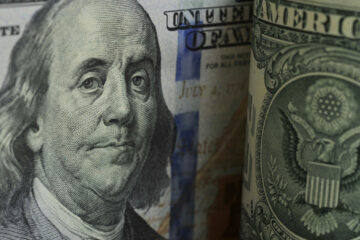 Доллар выдохся на межбанке: курс USD упал ниже психологической отметки