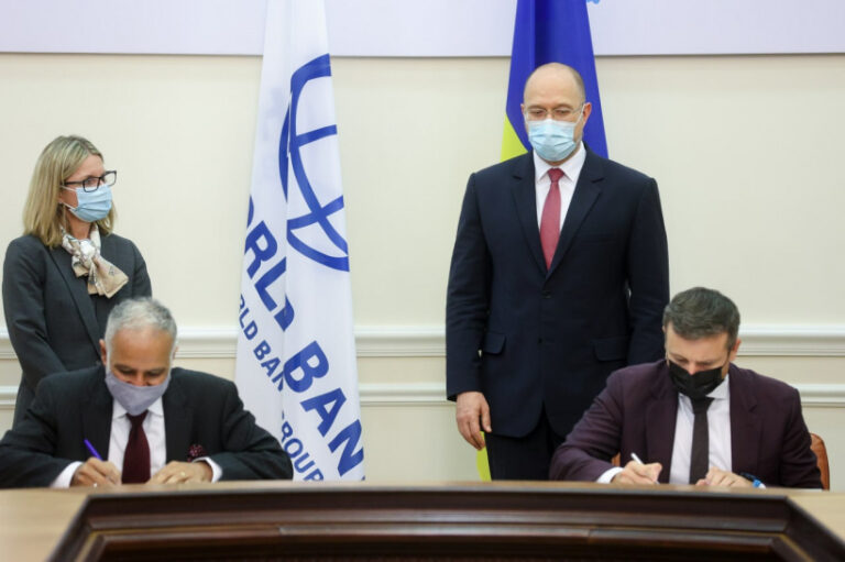 Украина и МБРР подписали два договора на $411 млн: подробности
