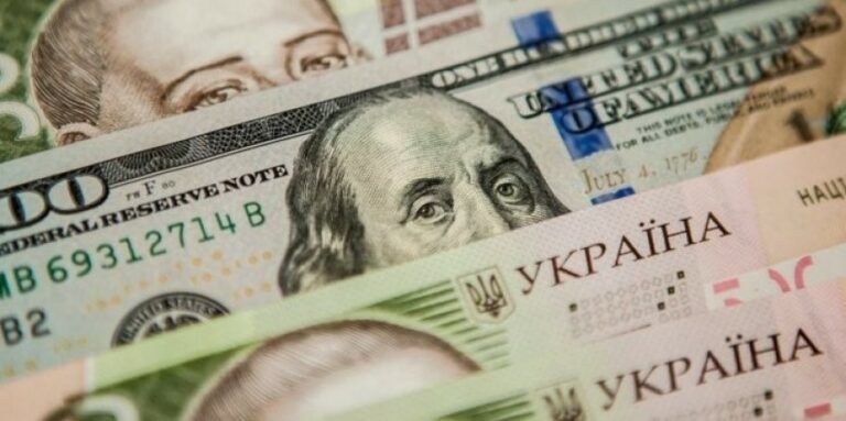 Гривна вошла в десятку самых прибыльных валют мира: РЕЙТИНГ