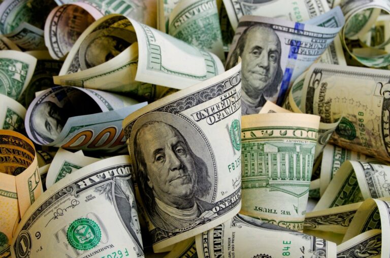 Доллар устремился к отметке 26,20 грн/$ на межбанке: свежий курс