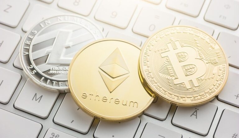Bitcoin и Ethereum обновили исторические максимумы: эксперты озвучивают прогнозы
