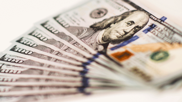 Что произошло с долларом и евро к завершению торгов на межбанке: свежий курс