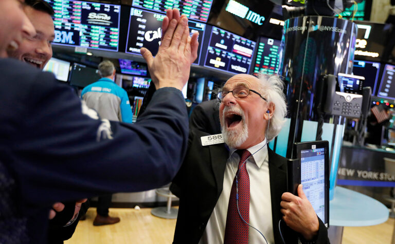 Уолл-стрит в «зеленой зоне»: S&P 500 обновил исторический максимум