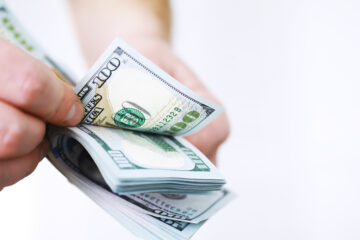 Прогнозы аналитиков подтверждаются: сколько сегодня стоит доллар на межбанке