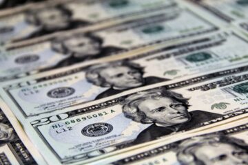 НБУ разрешил выводить валюту за границу для расчета по новым кредитам от нерезидентов