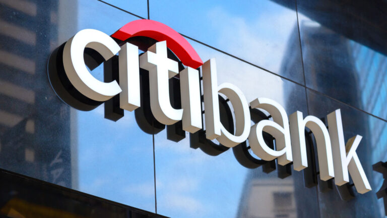 Американская Citigroup ускорит выход из российского бизнеса