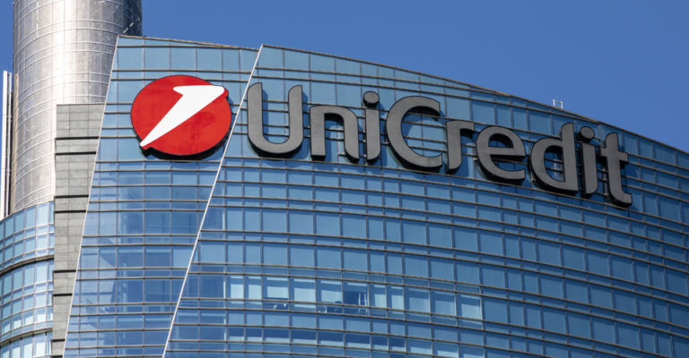 Итальянский UniCredit рассматривает вариант прекращения деятельности в РФ