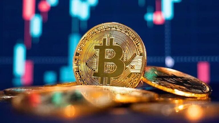 Распродажи на Уолл-стрит спровоцировали падение Bitcoin до месячного минимума