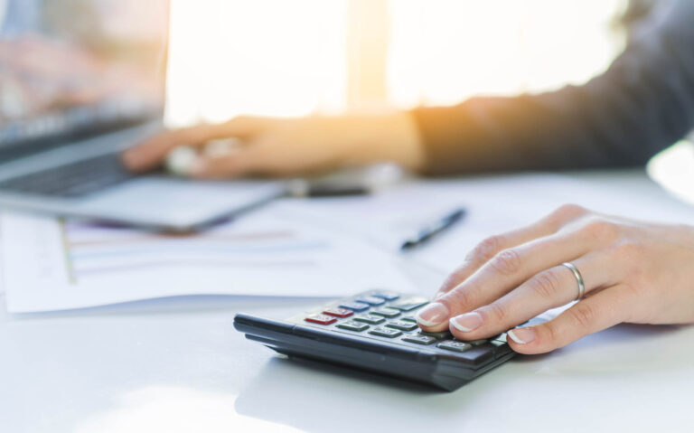 НБУ вернулся к «чистой» продаже валюты: итоги минувшей недели