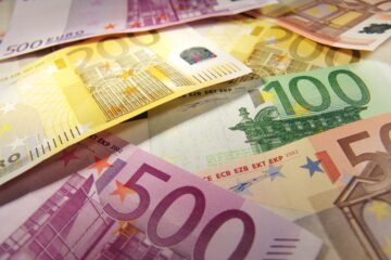 ЕС хочет сменить дизайн евро впервые за годы существования валюты
