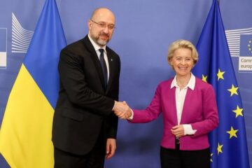 Україна домовляється з ЄС про 12 млрд євро макрофіну на 2023 рік