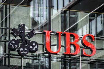UBS начал проверки клиентов по россии