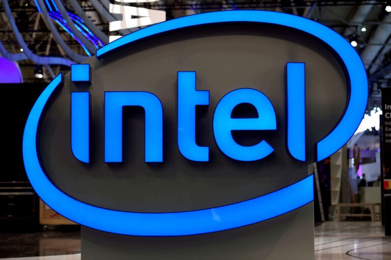 Intel отчиталась о крупнейших в истории квартальных убытках