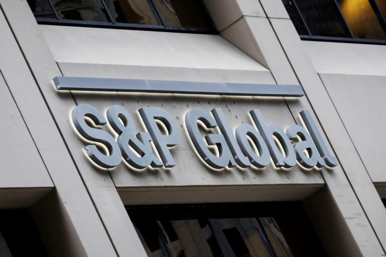 S&P знизило рейтинг України до “СС” та прогнозує дефолт за зовнішніми боргами