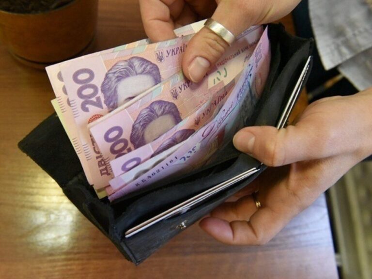 В Україні зростатимуть заробітні плати через дефіцит робочої сили