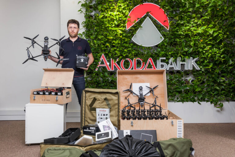 Комплекс дронов-бомберов от Аккордбанка уехал на передовую 