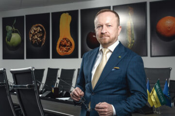 «Мобільний банк у смартфоні» та мобільний банк «на колесах»: банківська інклюзія потребує і того, й іншого. Колонка Сергія Наумова, СЕО Ощадбанку