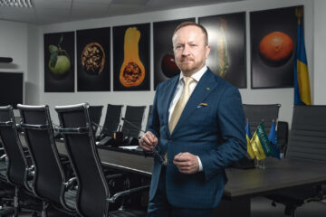 «Мобільний банк у смартфоні» та мобільний банк «на колесах»: банківська інклюзія потребує і того, й іншого. Колонка Сергія Наумова, СЕО Ощадбанку